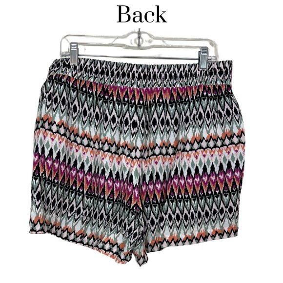 Wildfox Women’s Multicolored Pull-On Rayon Shorts Size Large pockets Boho Style - Picture 2 of 10